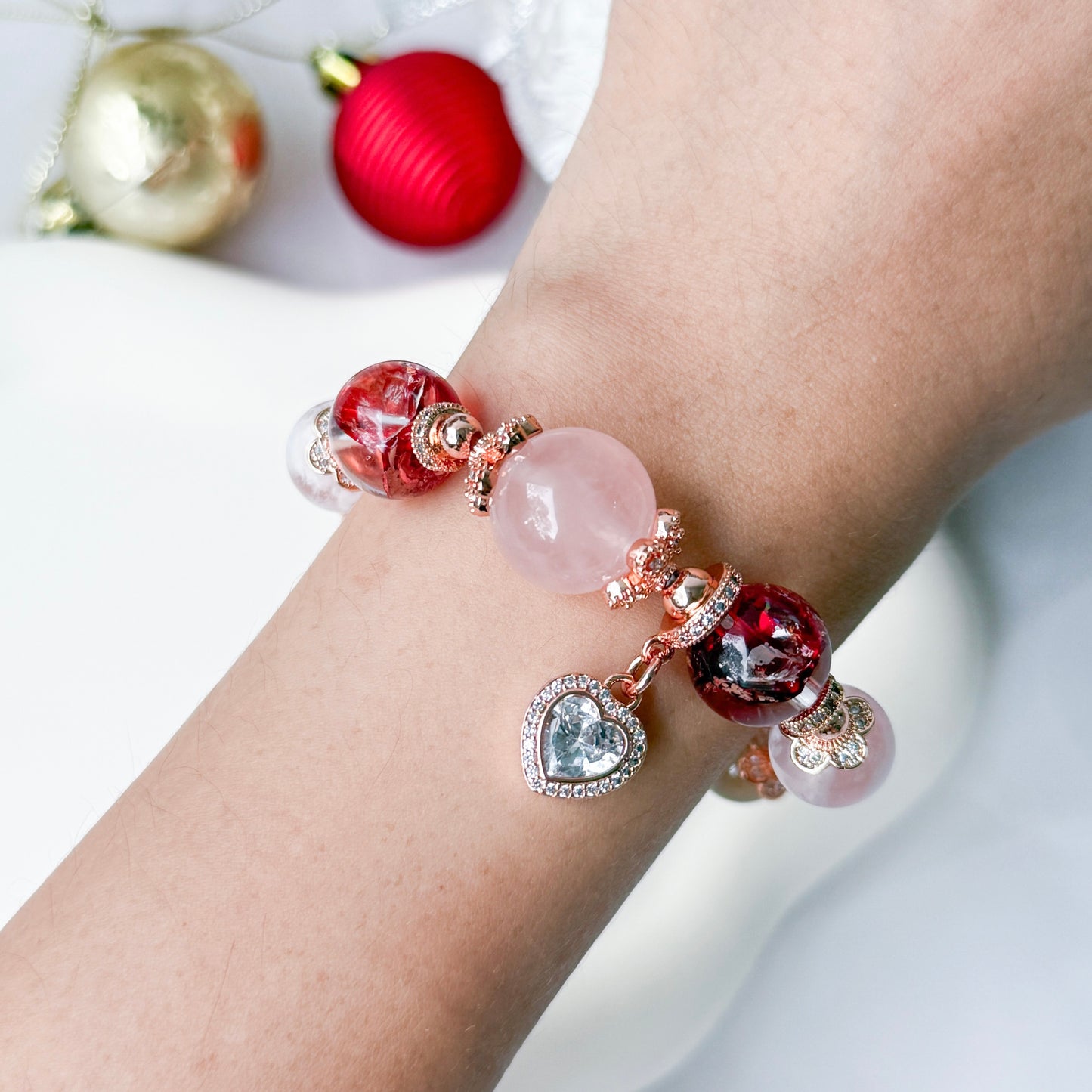 Crimson Cheer | Christmas Wonderland