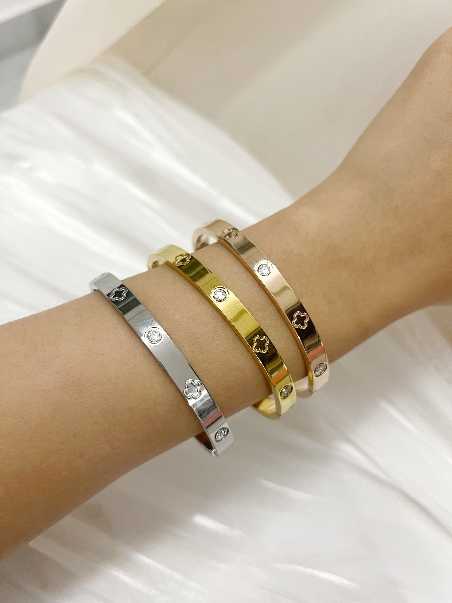 Lucky Clover Bangle *instock