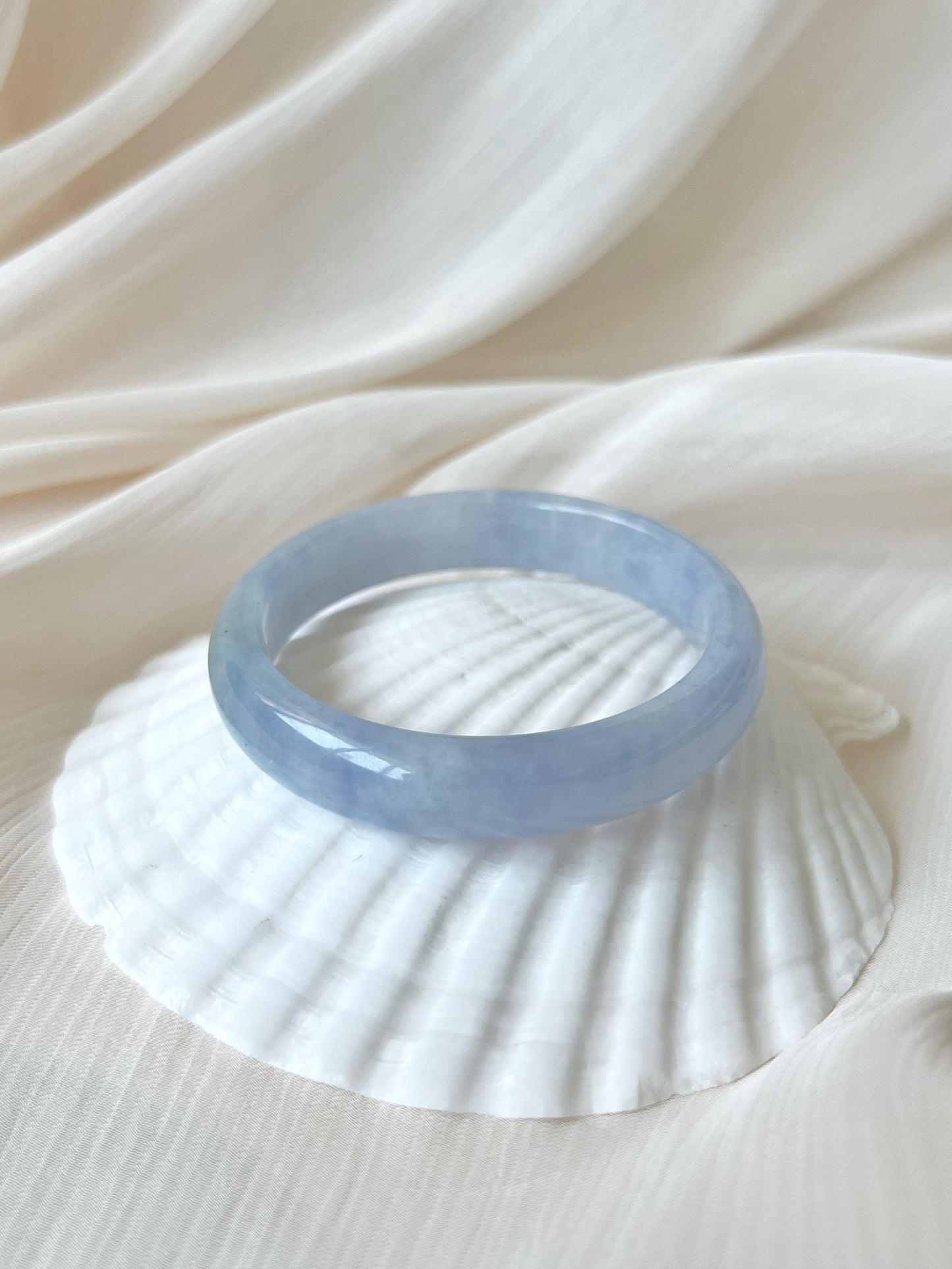 *FINE* Lavender Jade Bangle