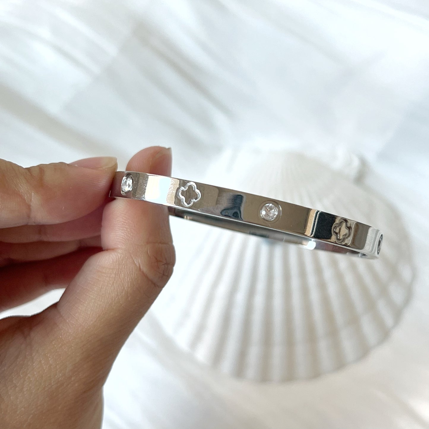 Lucky Clover Bangle *instock