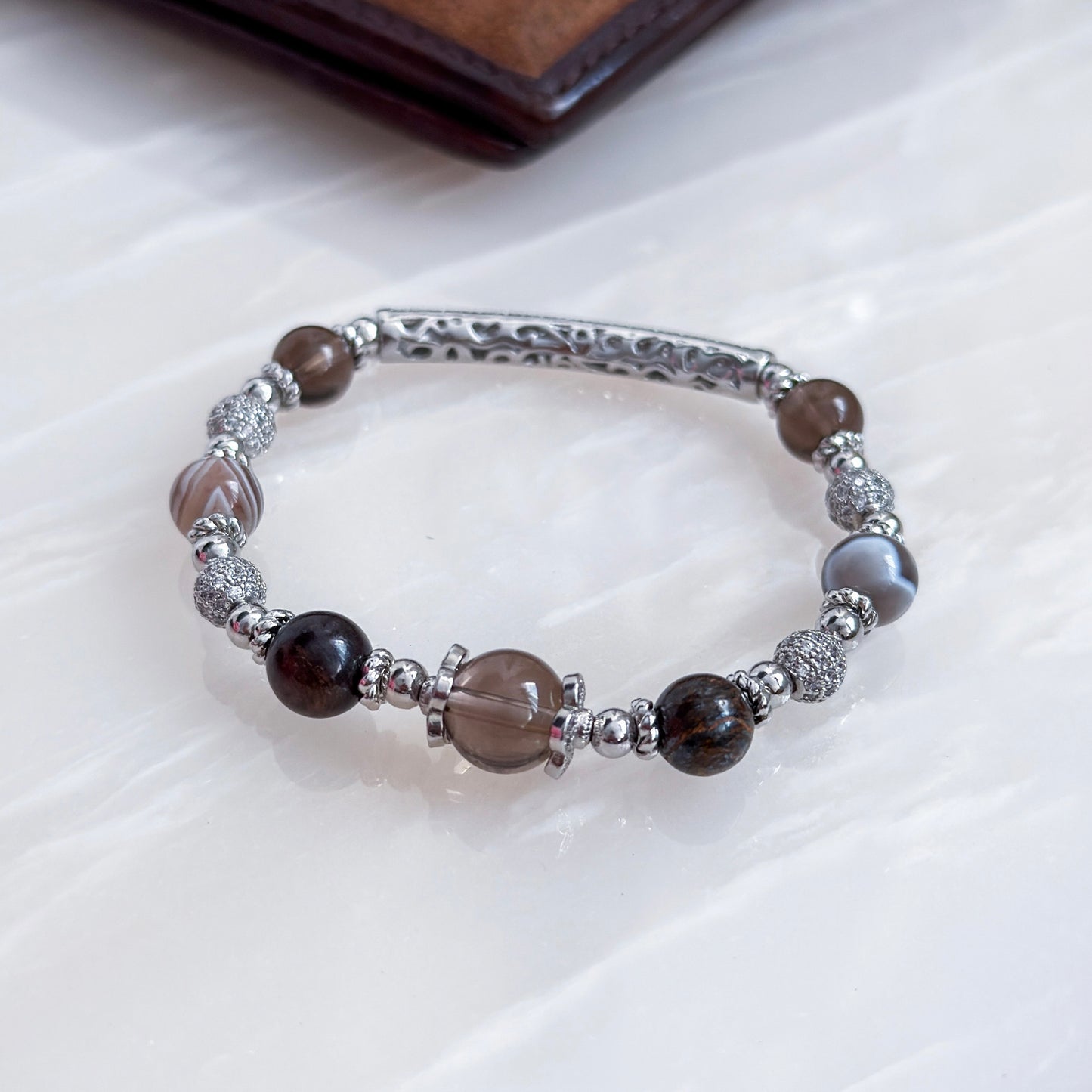 Nomad - Travel Series